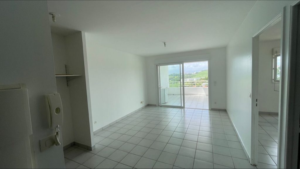 Salle à manger appart T2 DUCOS